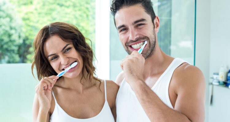 10 Mistakes Made During Tooth Brushing